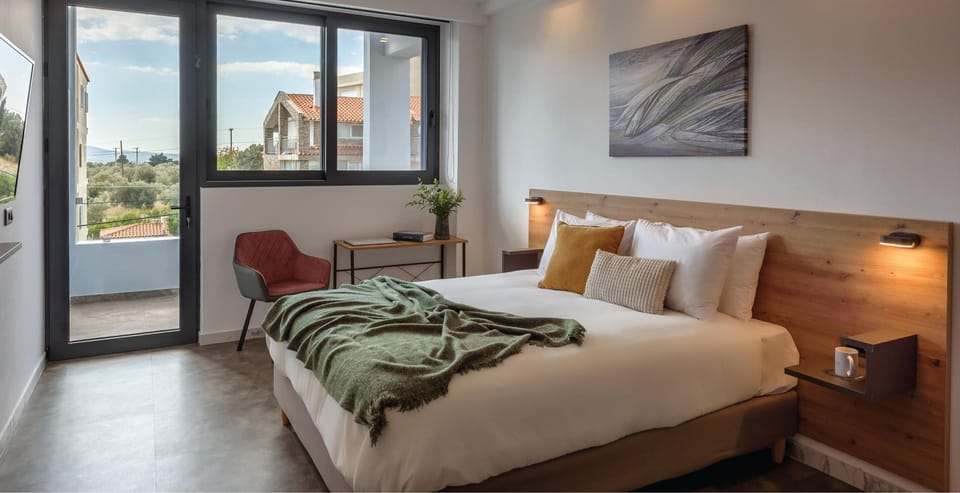 In-room safe, laptop workspace, blackout drapes, soundproofing