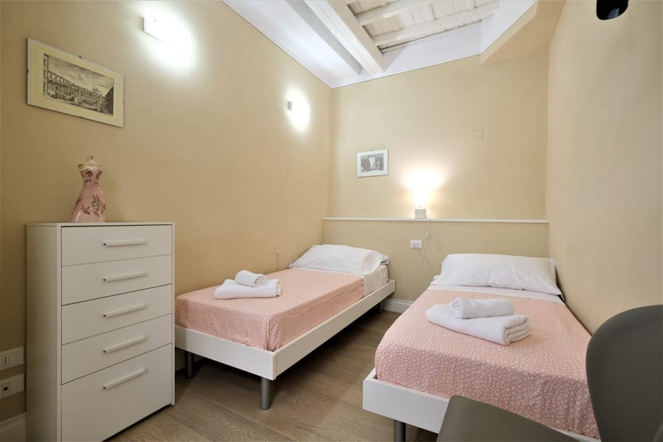 Comfort Apartment, 2 Bedrooms | 2 bedrooms, Egyptian cotton sheets, premium bedding, down comforters