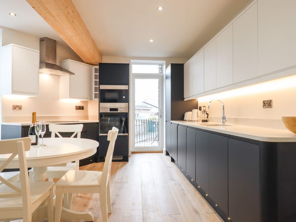 Cottage | Interior