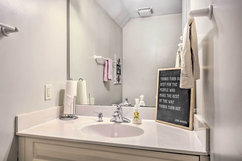 Half Bathroom | 1st Floor