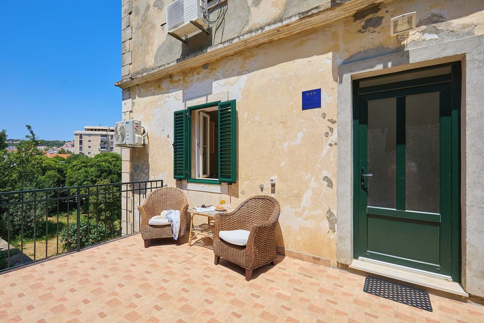 Front terrace