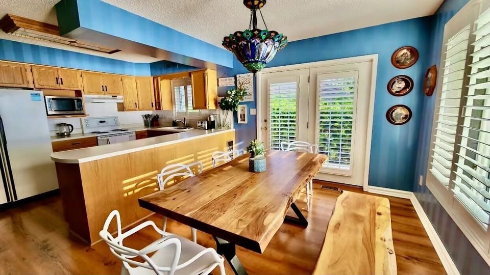 Kitchen with Lakeview