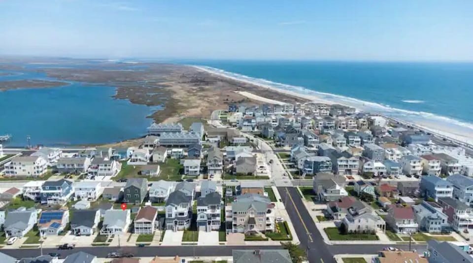  Secluded North Brigantine with beautiful views of bay and ocean 