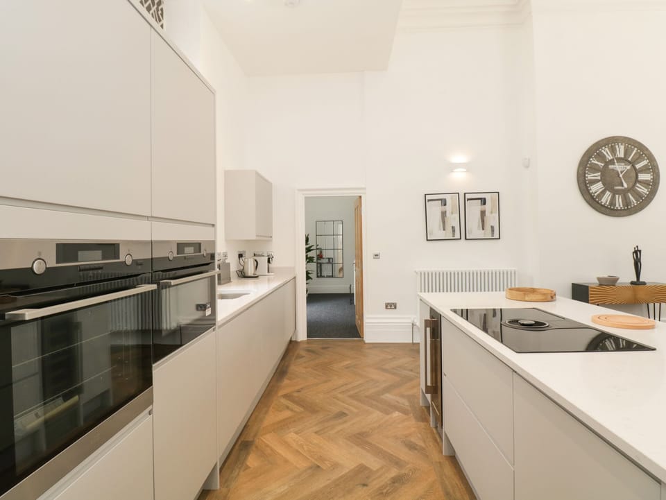 Cottage | Private kitchen | Fridge, dishwasher, electric kettle, toaster