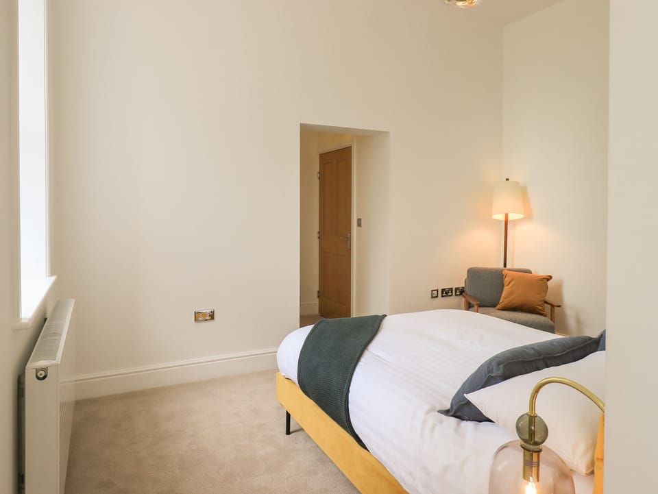 Cottage | 2 bedrooms, WiFi (free), individually decorated, individually furnished