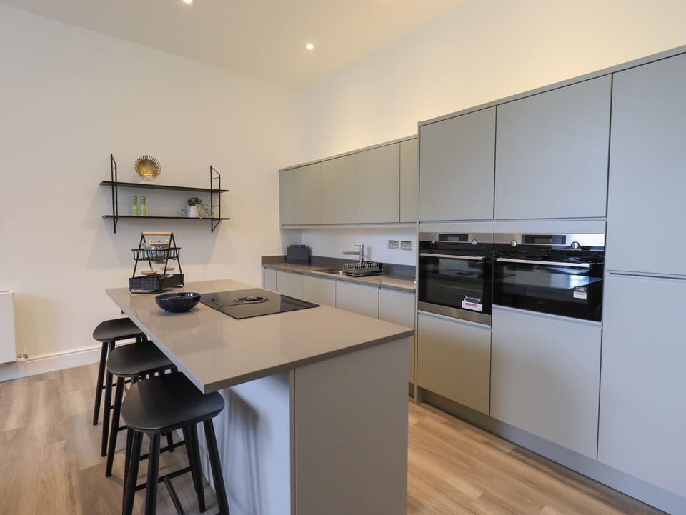 Cottage | Private kitchen | Fridge, dishwasher, electric kettle, toaster