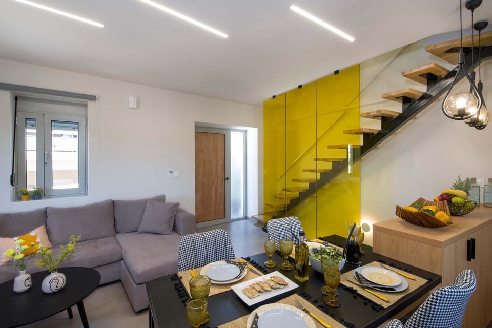 Comfort House, 2 Bedrooms | Living area | Smart TV