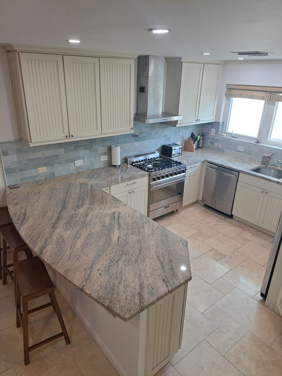 Townhome, 3 Bedrooms | Private kitchen | Mini-fridge, microwave, coffee/tea maker
