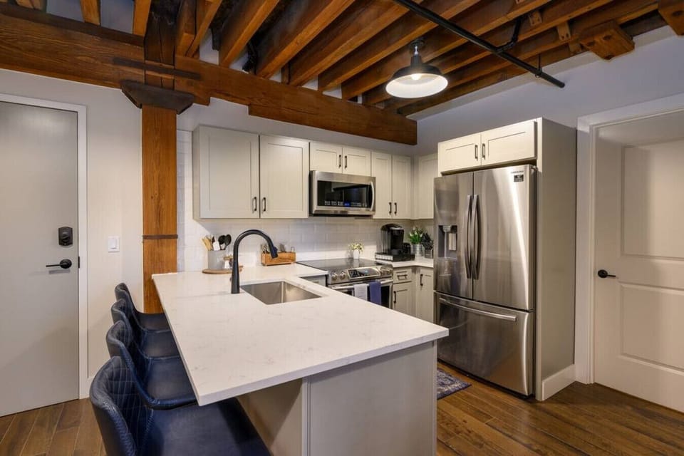Fully equipped kitchen for all of your cooking needs. Keurig coffee maker with Kcups. Seating for 4 at the Kitchen island.