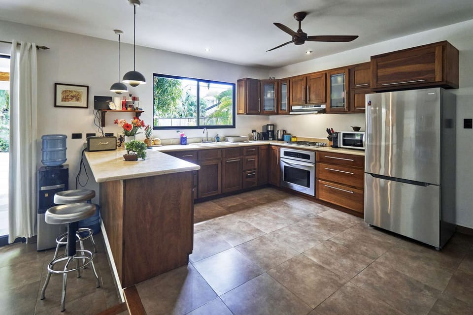 Fully equipped kitchen