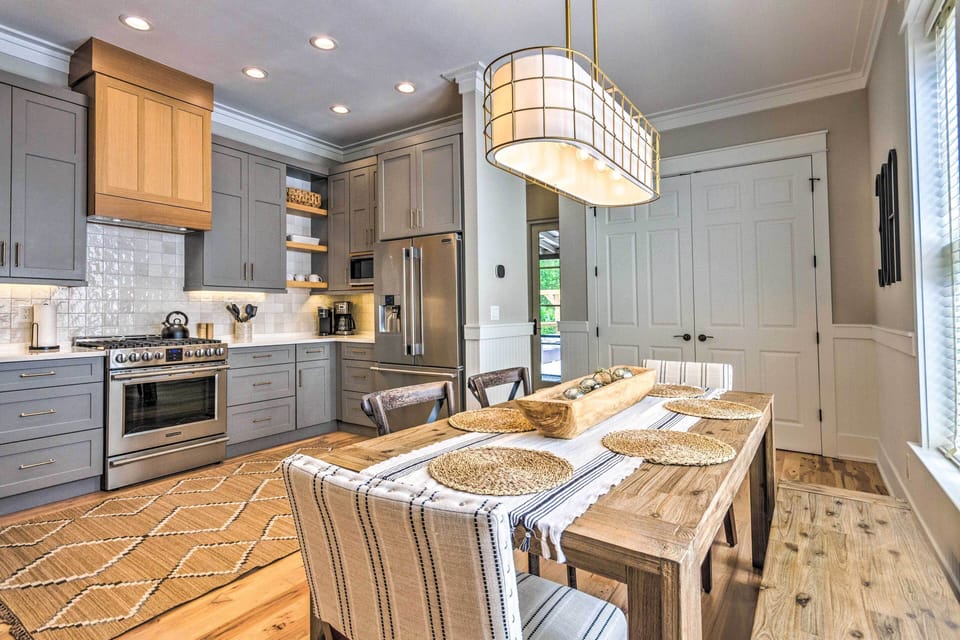 Dining Area | Dishware & Flatware