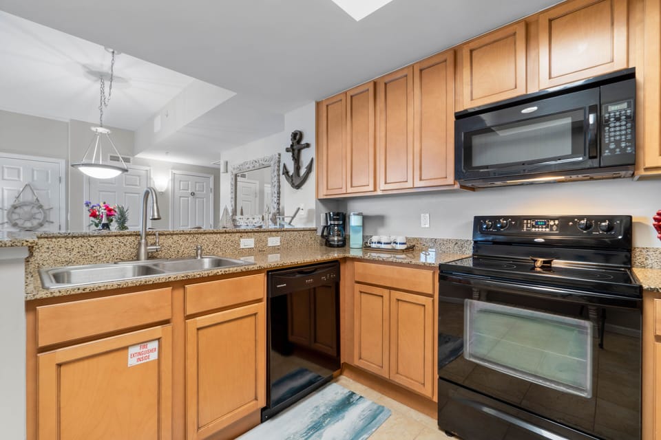 Beautiful updated kitchen, granite countertops