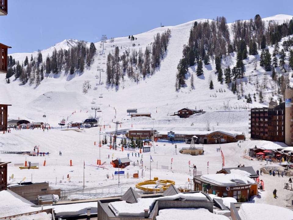 Snow and ski sports