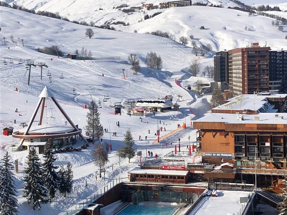 Snow and ski sports
