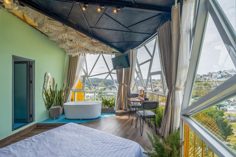 Deluxe Room, Bathtub, Mountain View | Frette Italian sheets, premium bedding, free minibar, free WiFi