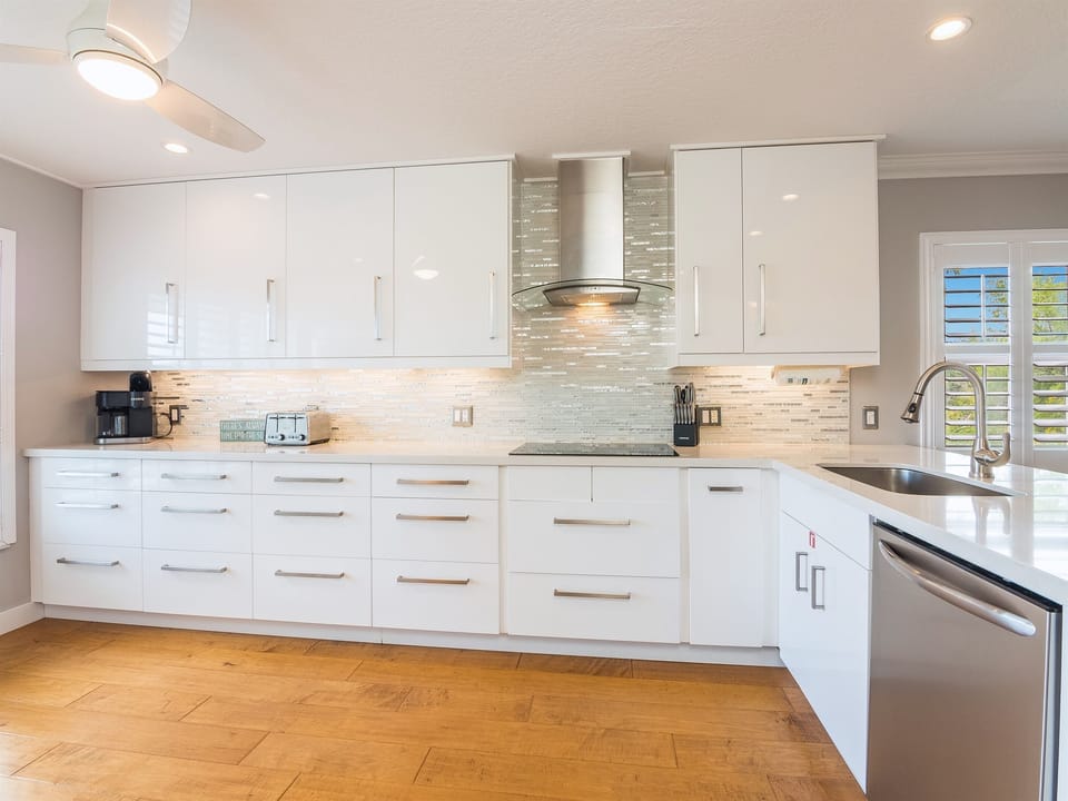 Bright modern kitchen