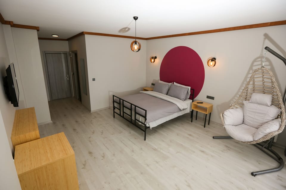 Standard Room, 1 Double Bed, Mountain View | Desk, laptop workspace, individually decorated, bed sheets