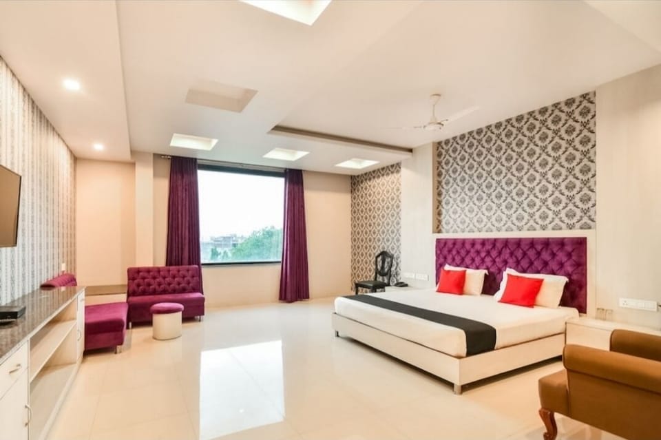 Family Studio | Desk, free WiFi