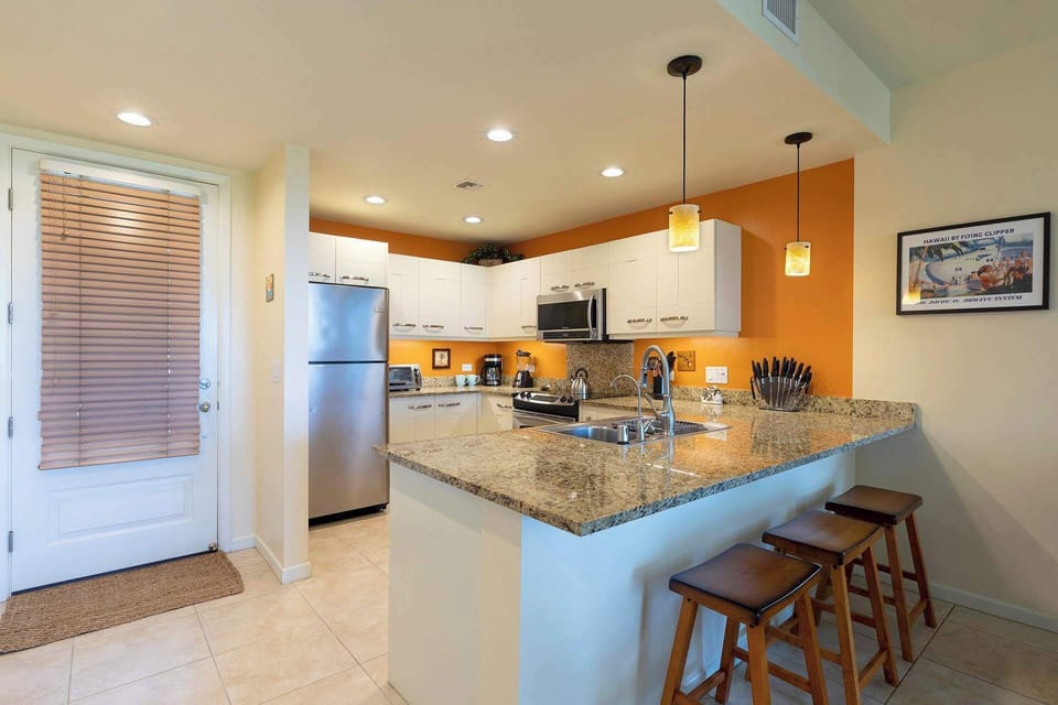 Townhome, Multiple Beds, Patio, Garden View (Na Hale O Keauhou #I1) | Private kitchen | Coffee/tea maker, fridge, microwave, oven