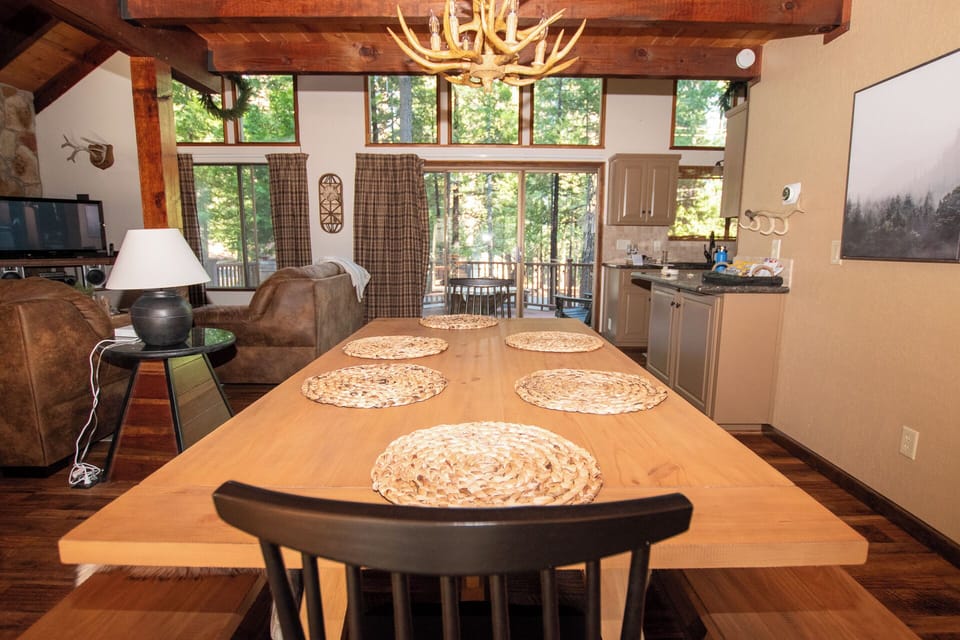 Pinecone Cottage