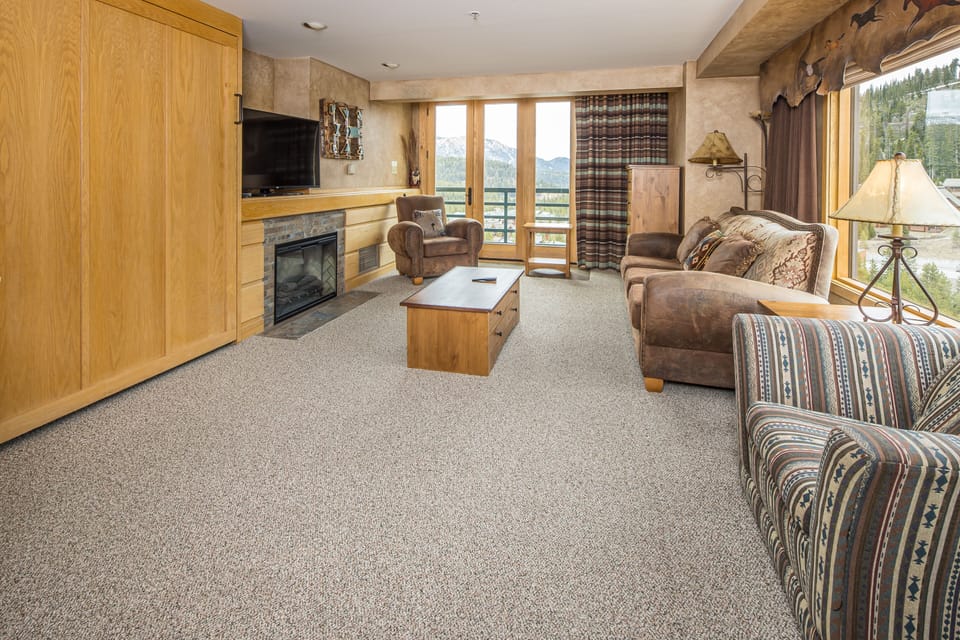 Watch a movie with the family | Living Room