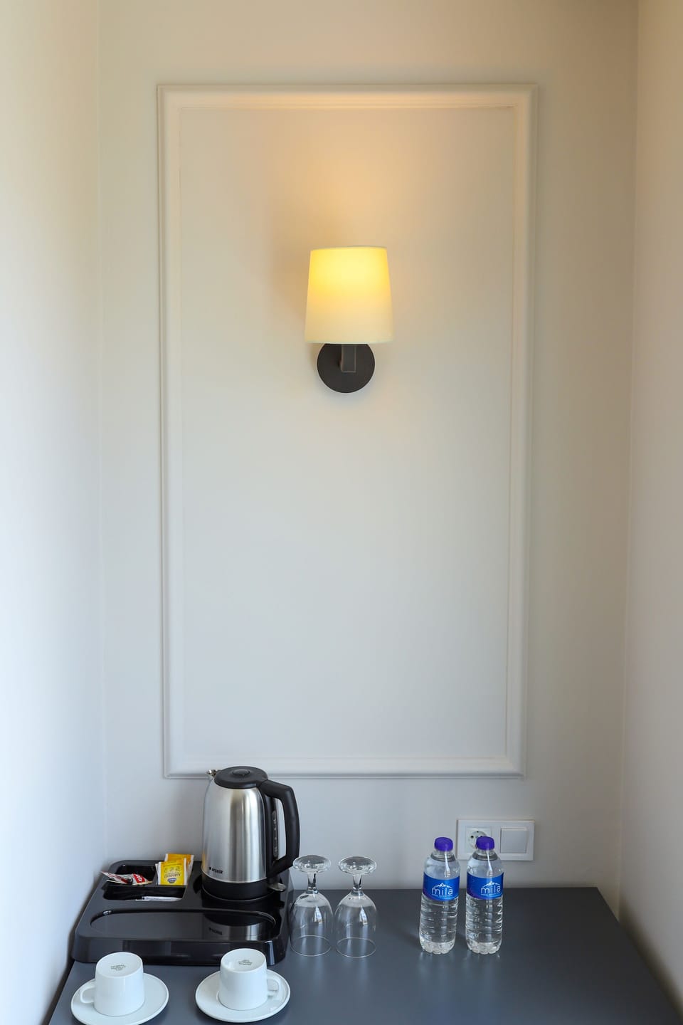 Classic Studio | Minibar, desk, laptop workspace, soundproofing