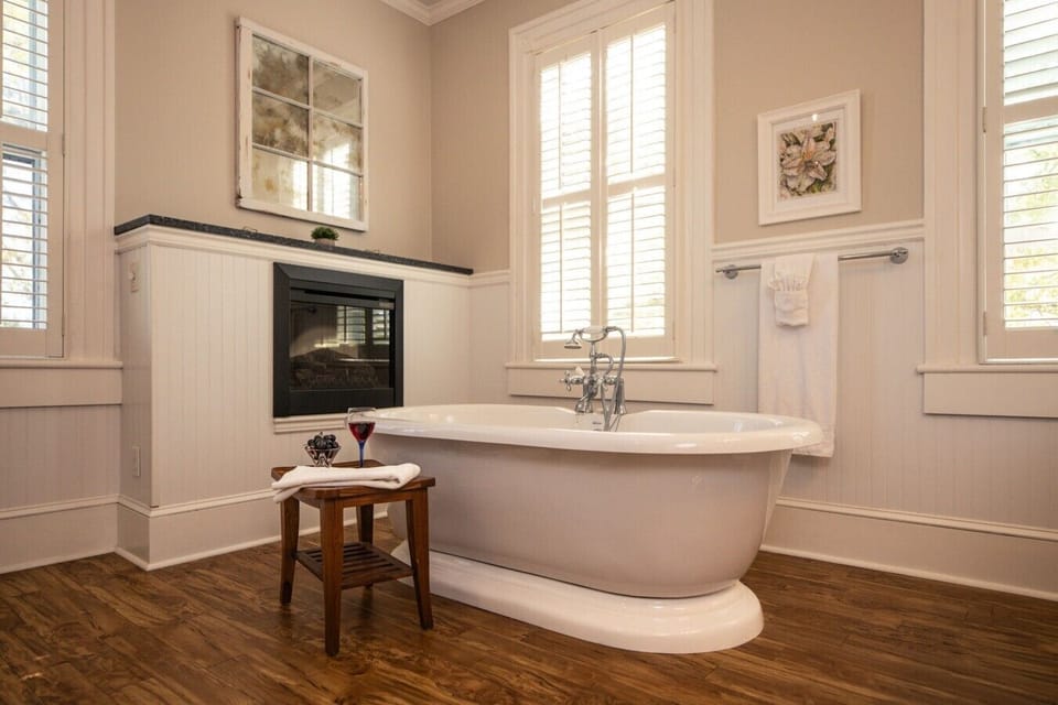 Captain 3 spa bathtub