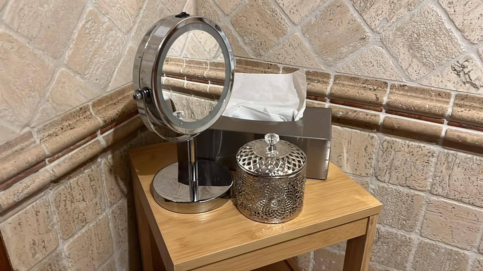 Family Double Room | Bathroom | Free toiletries, hair dryer, bathrobes, towels