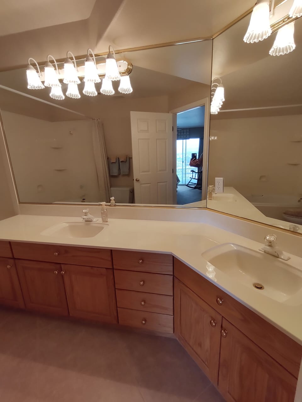 Master Bath - double sinks. Garden Tub