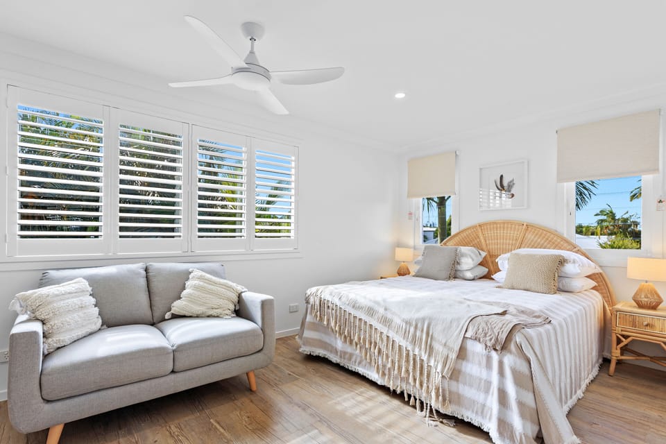 Deluxe Double Room | Laptop workspace, iron/ironing board, WiFi (free)
