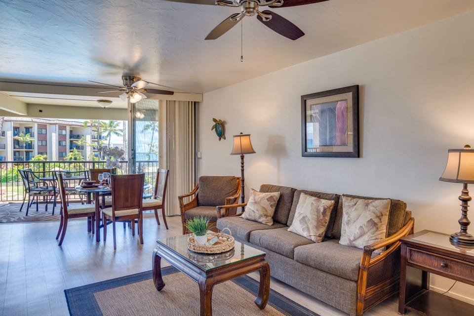 Unwind in the comfortable island-style living space 🌺 Designed for relaxation after a day exploring beautiful Maui.