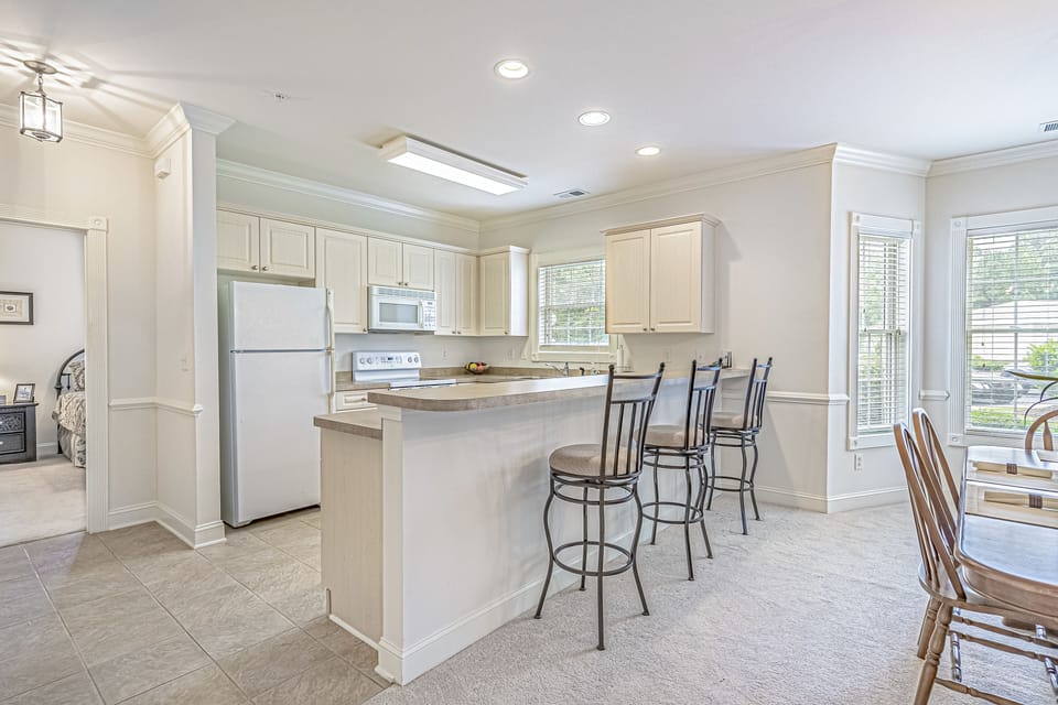 KITCHEN ISLAND BAR