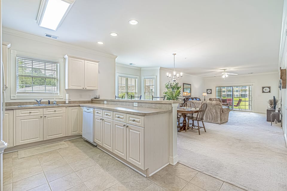 KITCHEN ISLAND