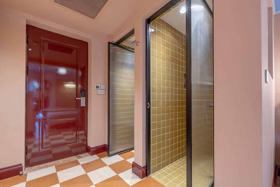 Double Room, Balcony | Bathroom | Shower, rainfall showerhead, free toiletries, hair dryer