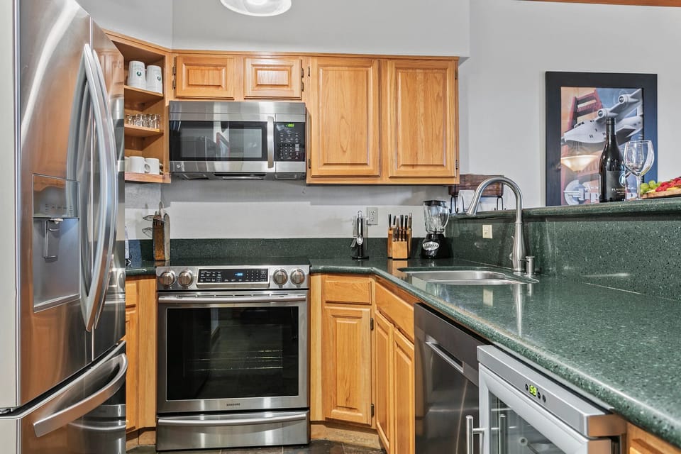 Indoors, Microwave, Oven, Kitchen, Refrigerator