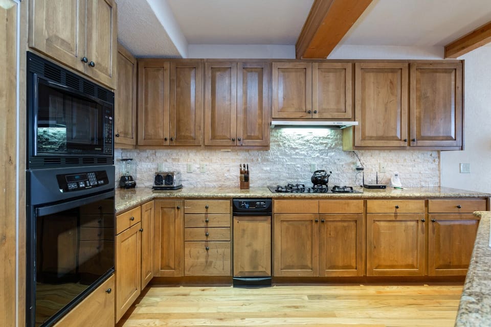 Furniture, Room, Indoors, Kitchen, Cabinet