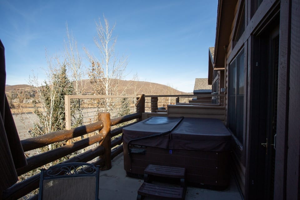 Handrail, Banister, Furniture, Patio, Railing