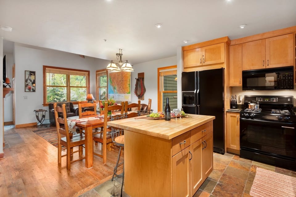 Indoors, Kitchen, Floor, Microwave, Oven