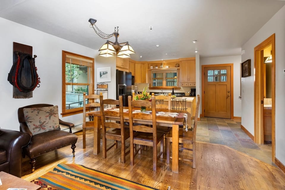 Dining Room, Dining Table, Table, Furniture, Indoors