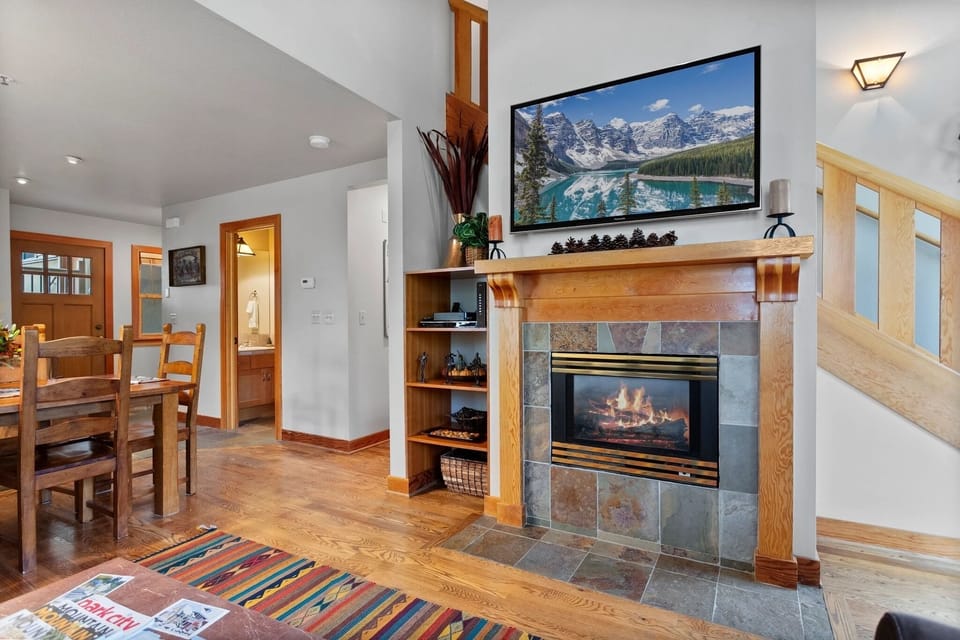 Indoors, Flooring, Floor, Fireplace, Living Room