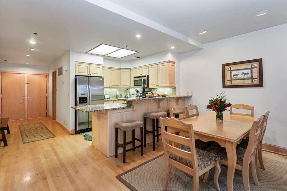 Dining Room, Dining Table, Table, Indoors, Furniture