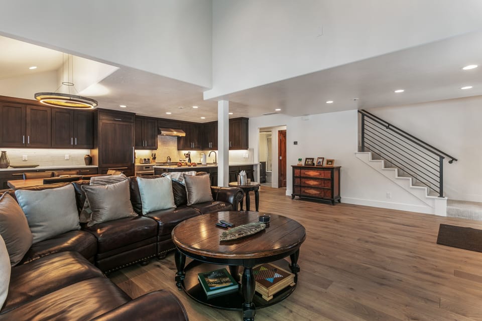 Indoors, Furniture, Living Room, Room, Hardwood