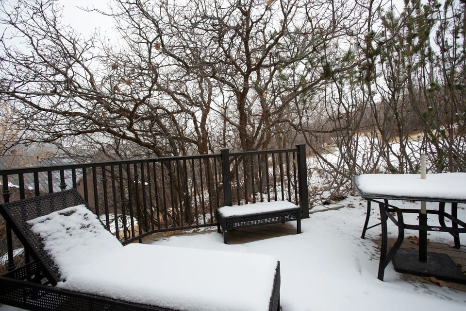 Furniture, Handrail, Banister, Outdoors, Nature