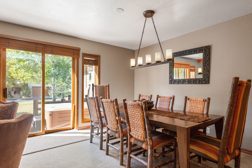 Dining Room, Dining Table, Table, Furniture, Indoors