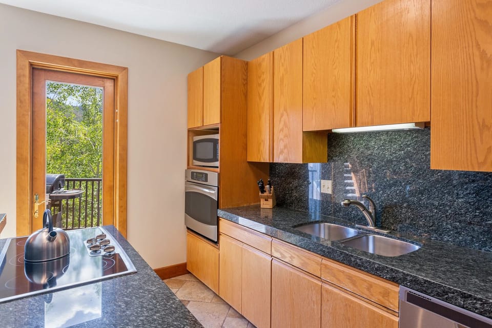 Indoors, Sink Faucet, Sink, Kitchen, Microwave