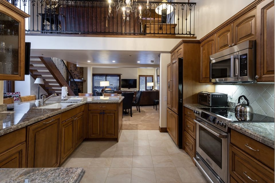 Indoors, Flooring, Room, Building, Oven