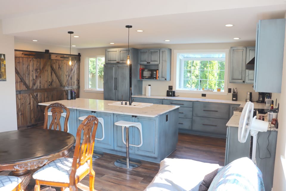 Large & fully equipped kitchen