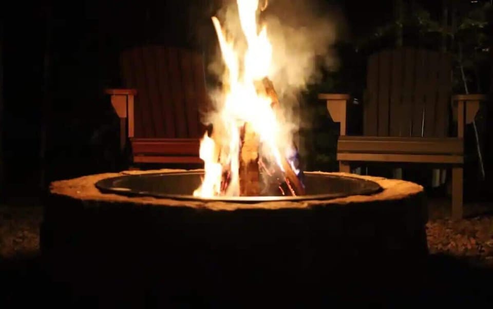 Outdoor Fire Pit: Gather around the flames, share stories, and enjoy starry nights in comfort!