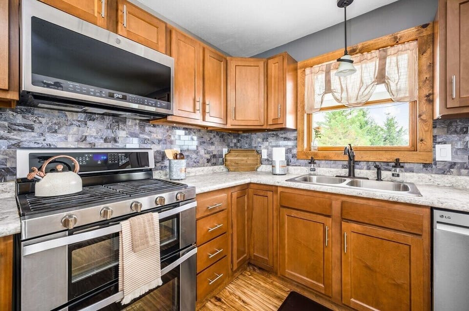 Fully Stocked Kitchen