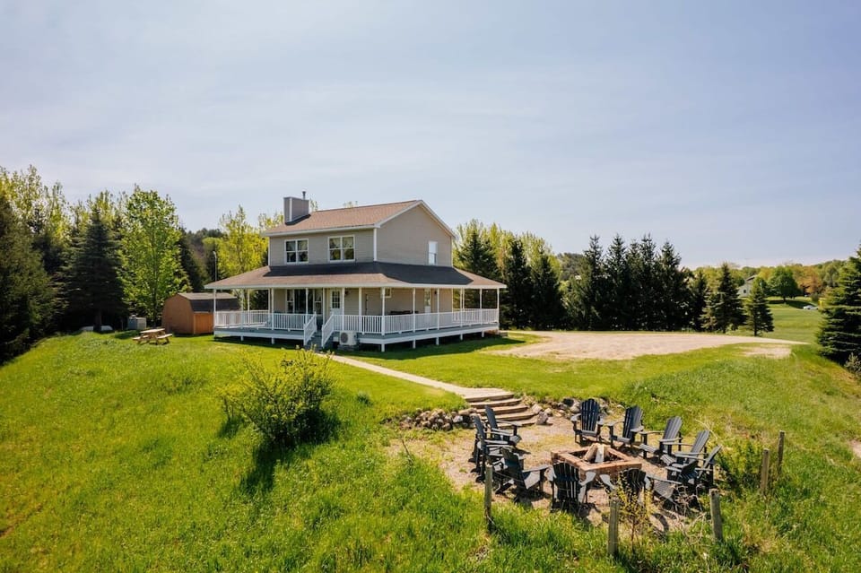 Family Firepit with View